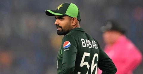 ৮ বছর পর সেরা দশ থেকে ছিটকে গেলেন বাবর