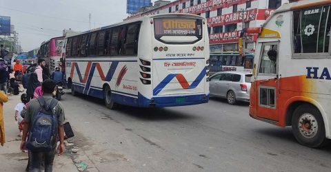 অপেক্ষা আর ভোগান্তি নিয়ে বাড়ি ফিরছে মানুষ