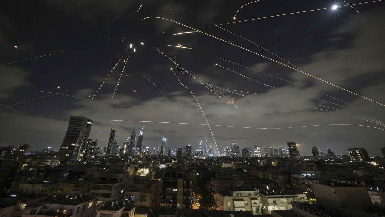 এ পর্যন্ত কত ক্ষেপণাস্ত্র ছুড়েছে ইরান, জানাল ইসরায়েল