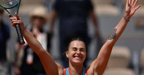 অলিম্পিক চ্যাম্পিয়নকে হারিয়ে সেমিফাইনালে সাবালেঙ্কা