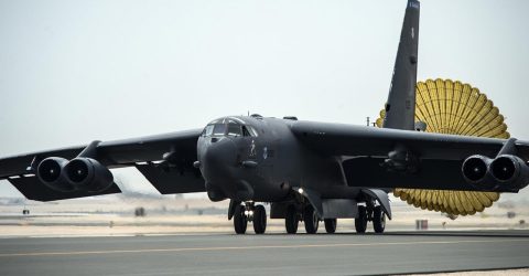 ইরানের ভয়ে কাতার-বাহরাইন থেকে যুদ্ধবিমান-জাহাজ সরিয়ে নিলো যুক্তরাষ্ট্র