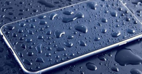 স্মার্টফোন পানিতে ভিজে গেলে যা করবেন