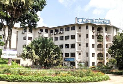 কুবি শিক্ষার্থীকে ট্রেনে উত্ত্যক্ত, আটক পাঁচ যুবক