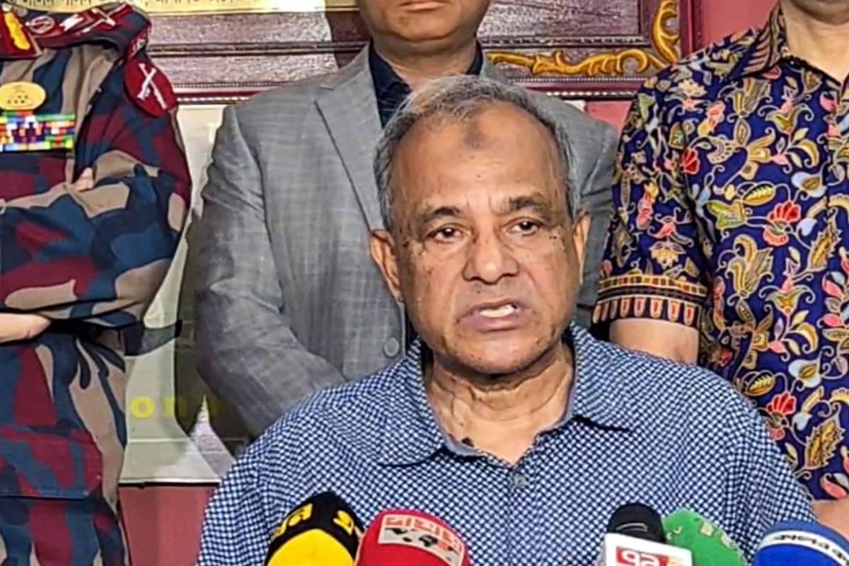 পাশের দেশ বিশৃঙ্খলা সৃষ্টি করছে: স্বরাষ্ট্র উপদেষ্টা