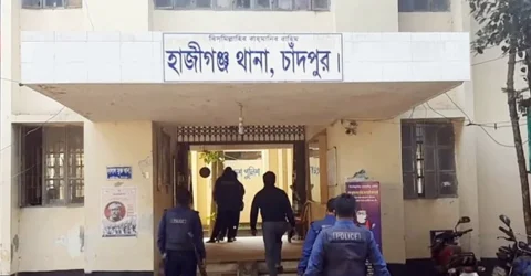 নেশাগ্রস্ত ছেলের বিরুদ্ধে থানায় অভিযোগ মায়ের