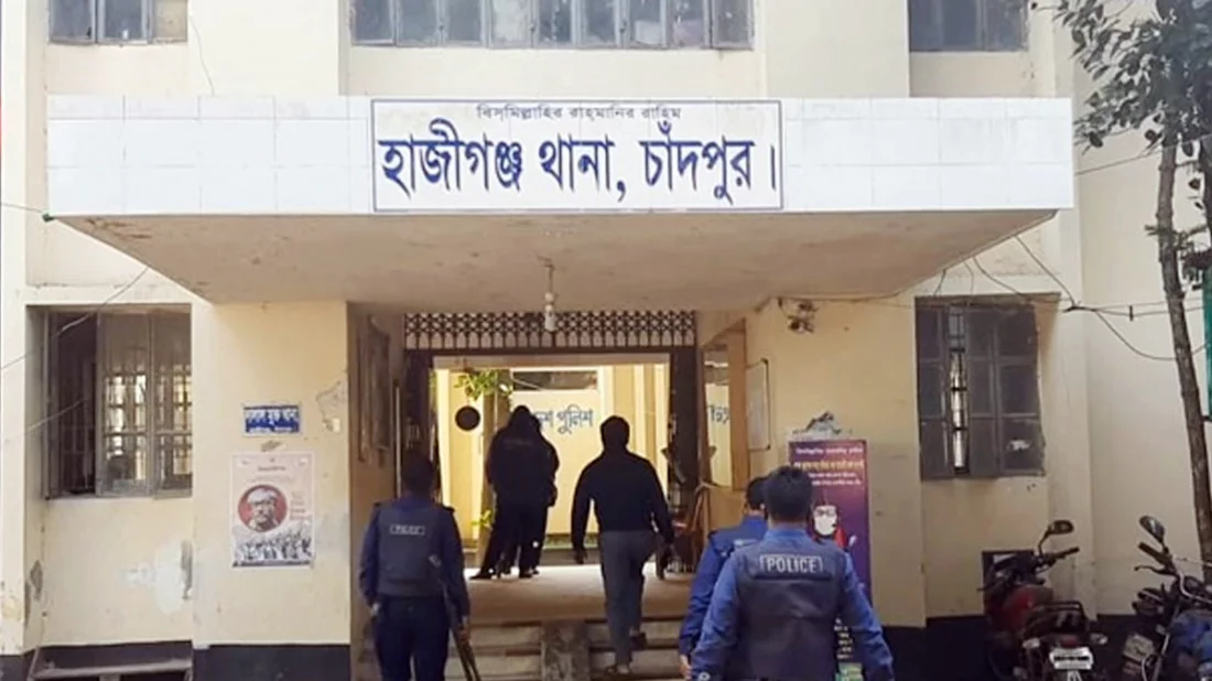 নেশাগ্রস্ত ছেলের বিরুদ্ধে থানায় অভিযোগ মায়ের