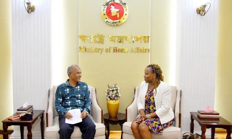 অবাধ, সুষ্ঠু ও নিরপেক্ষ নির্বাচন উপহার দিতে সরকার প্রস্তুত: স্বরাষ্ট্র উপদেষ্টা