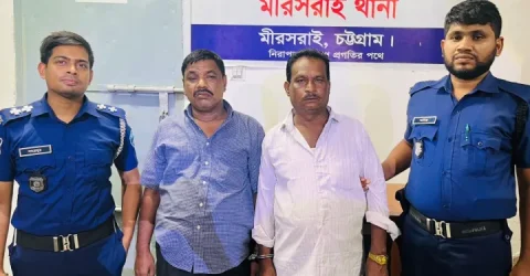 যাত্রীবেশে ইয়াবা পাচার, ২ কারবারি গ্রেপ্তার