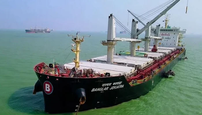 হরমুজ প্রণালি অতিক্রমের অনুমতি না পেয়ে শারজাহে ফিরছে বাংলাদেশি জাহাজ