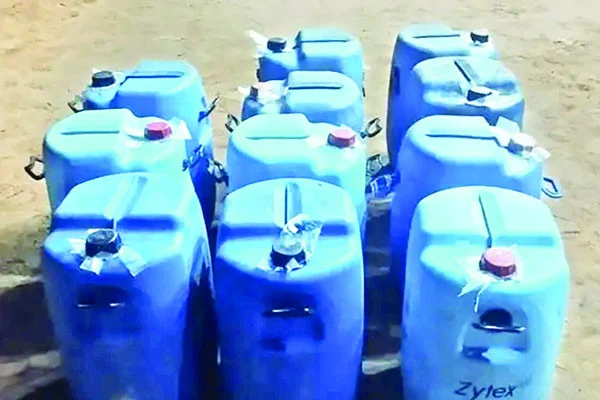 নতুন কৌশলে তেল পাচার