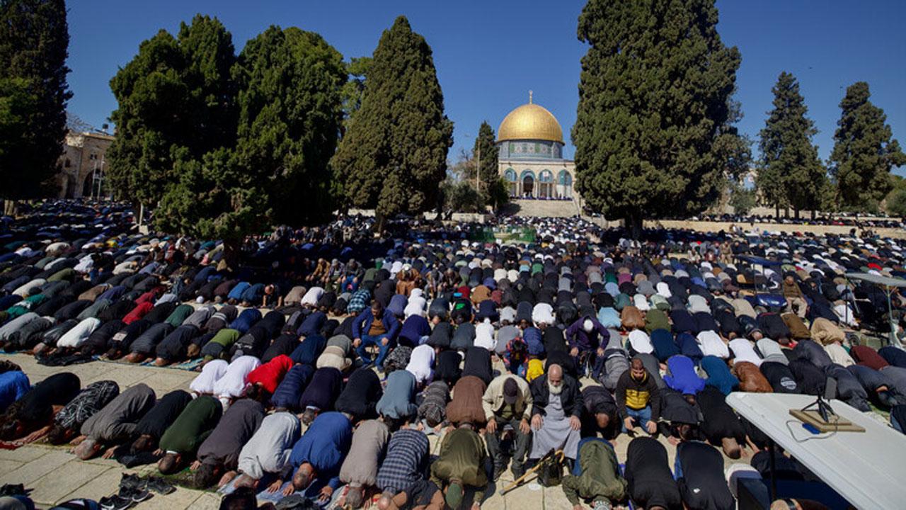 ৪০ দিনের নিষেধাজ্ঞার পর খুললো আল-আকসা মসজিদ