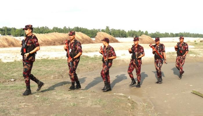 সীমান্ত সুরক্ষা ও অপরাধ দমনে কঠোর নজরদারি বিজিবির