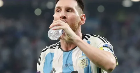 ‘ওরা শুধু টাকা চেনে!’ , সমালোচনার ঝড়ে সিদ্ধান্ত বদলালো ফিফা