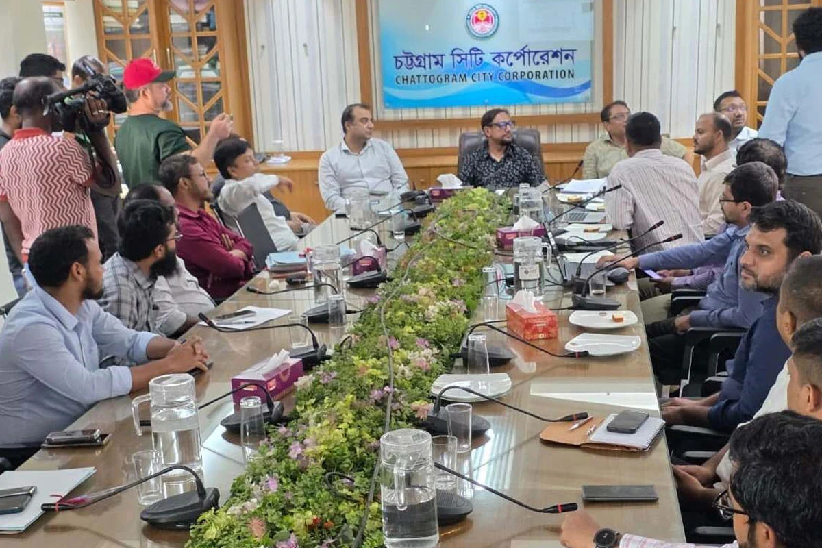 সড়কে শৃঙ্খলা প্রতিষ্ঠায় এআইভিত্তিক স্মার্ট ট্রাফিক ব্যবস্থা চালুর উদ্যোগ চসিকের