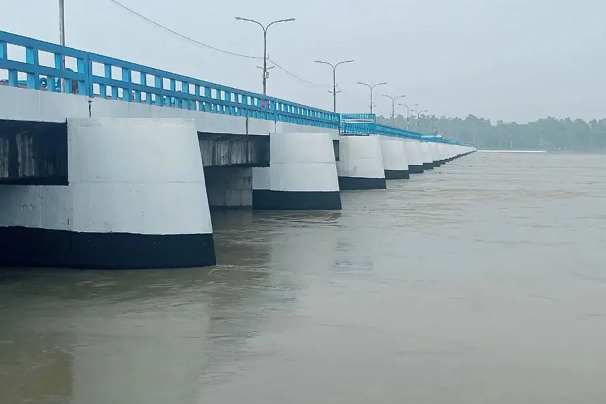 তিস্তার পানি বিপৎসীমা ছুঁই ছুঁই, খুলে দেওয়া হয়েছে ৪৪ জলকপাট