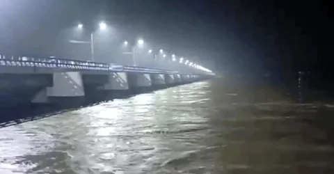 পানি বেড়েছে তিস্তায়, খুলে দেওয়া হয়েছে জলকপাট