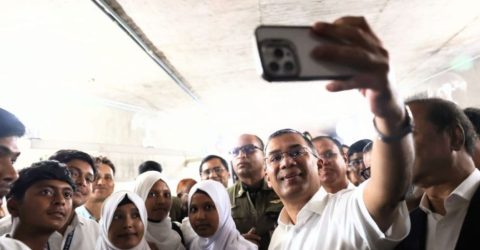 সংসদে প্রধানমন্ত্রীর সেলফিতে উচ্ছ্বসিত কুমিল্লার শিক্ষার্থীরা