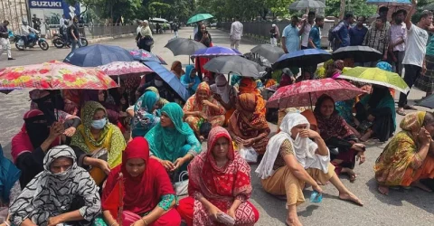 ৩ ঘণ্টা পর পোশাক শ্রমিকদের অবরোধ প্রত্যাহার