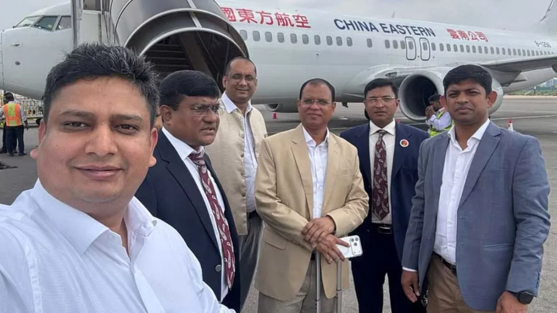 চীনের পথে প্রধানমন্ত্রীর কার্যালয়ের প্রতিনিধিদল