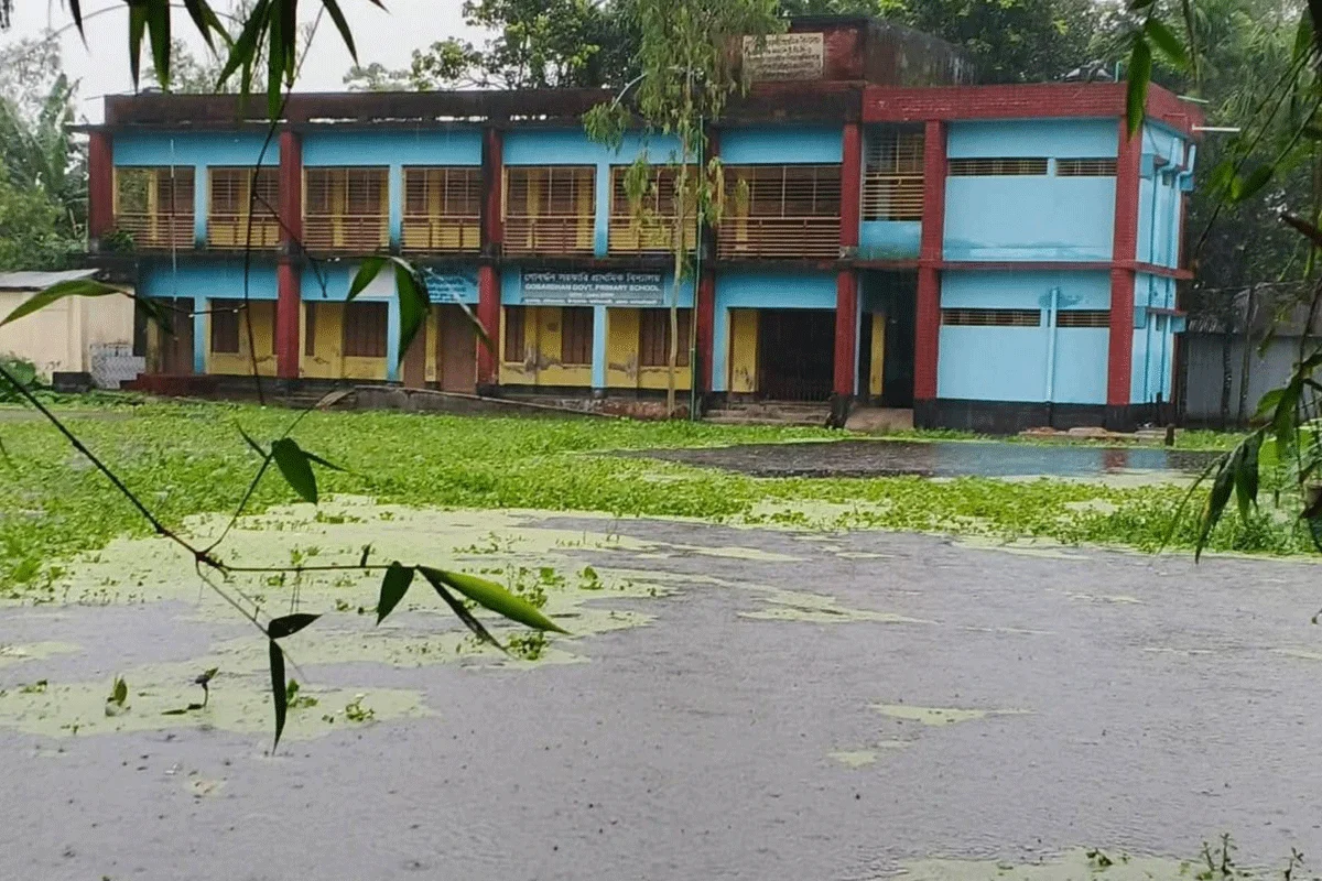 পানি কমলেও কাটেনি তিস্তাপাড়ের মানুষের দুর্ভোগ