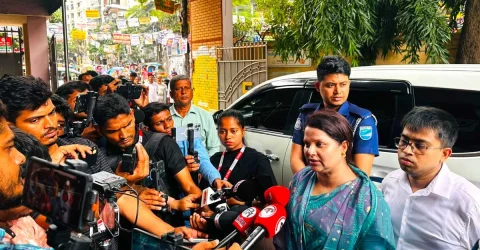 প্রশ্ন ফাঁসের গুজব ছড়িয়ে বিভ্রান্তি সৃষ্টি করলে কঠোর ব্যবস্থা: ডিসি ফরিদা