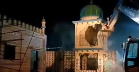 আবারও ভারতে ভাঙা হলো মসজিদ ও মাজার