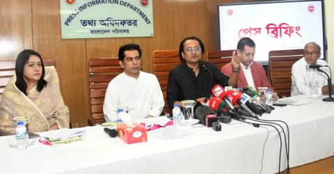 দেশে সারের সংকট নেই, পর্যাপ্ত মজুত আছে: তথ্য উপদেষ্টা