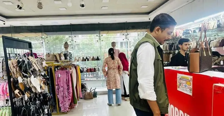 শপিং জোন বিডিতে কাস্টমসের হানা, ৮২ লাখ টাকার ভ্যাট ফাঁকির তথ্য