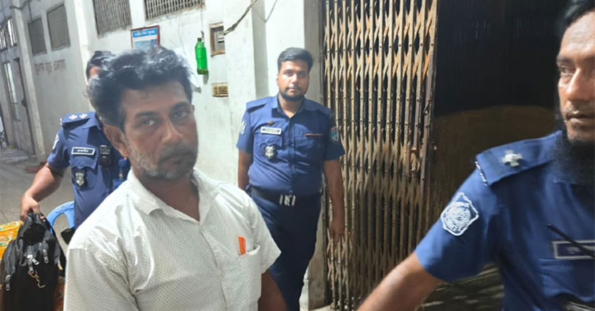 এজলাস থেকে মামলার নথি চুরির অভিযোগে শিক্ষানবিশ আইনজীবী আটক