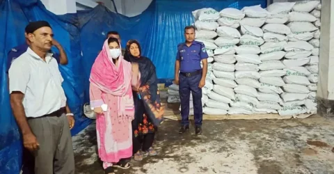 চুয়াডাঙ্গায় অবৈধ মজুদের ৪০৩ বস্তা সার জব্দ