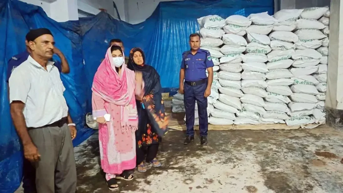 চুয়াডাঙ্গায় অবৈধ মজুদের ৪০৩ বস্তা সার জব্দ