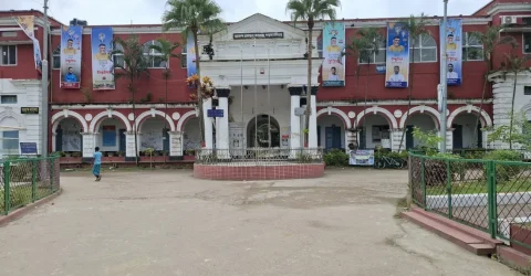 আনন্দ মোহন কলেজের জন্য ২৬ বিঘা জমি কে দান করেছিলেন জানেন?