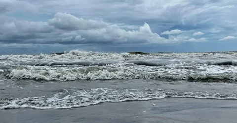 বঙ্গোপসাগরে নিম্নচাপ : সারাদেশে বৃষ্টি বাড়ার সম্ভাবনা, কমবে তাপদাহ