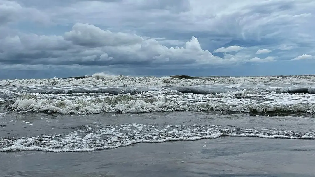 বঙ্গোপসাগরে নিম্নচাপ : সারাদেশে বৃষ্টি বাড়ার সম্ভাবনা, কমবে তাপদাহ