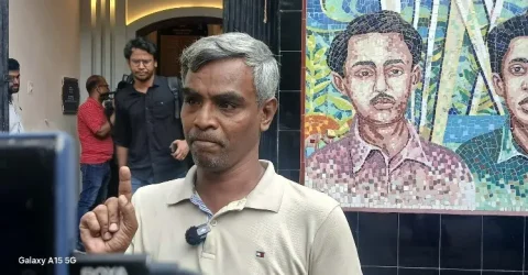 ডাকসুর সংগ্রহশালায় জিন্নাহর ছবি ছিঁড়ে ফেললেন ঢাবি শিক্ষার্থী