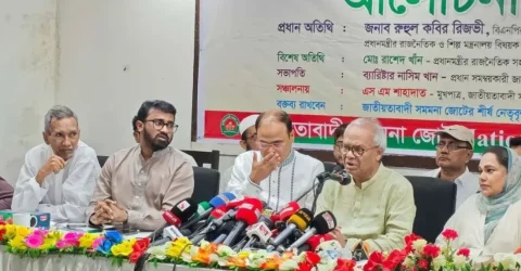 জয়পুরহাটে ৭৩ লাখ টাকার কষ্টিপাথরের মূর্তিসহ গ্রেপ্তার ৪