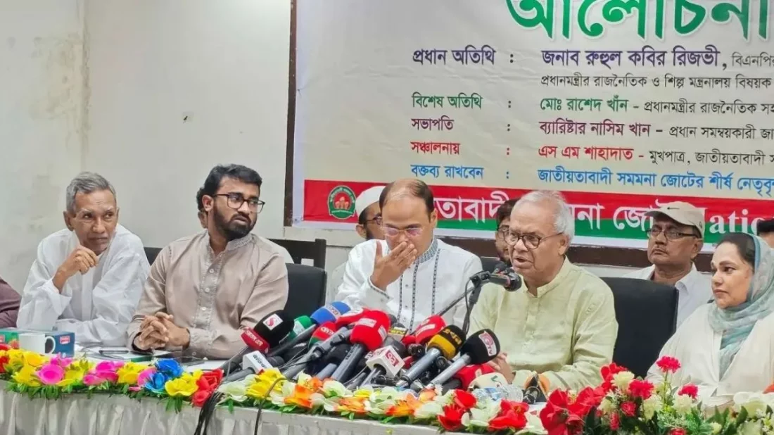 আগুন–ককটেল ছোড়ার পেছনে বিরোধীদল কি না, প্রশ্ন রিজভীর