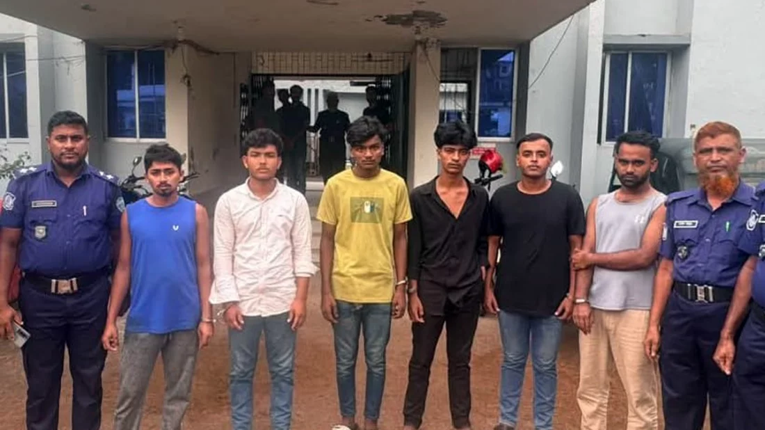 ফেনীতে স্বামীকে জিম্মি করে স্ত্রীকে ধর্ষণের চেষ্টা, গ্রেপ্তার ৬