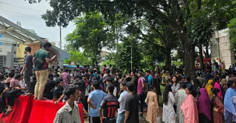 চুয়েটে কমপ্লিট শাটডাউন দিয়েছেন শিক্ষার্থীরা