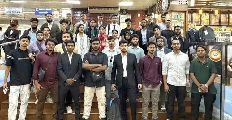 আল্লামা ইকবাল স্কলারশিপ নিয়ে পাকিস্তান গেলেন ৪২ বাংলাদেশি শিক্ষার্থী