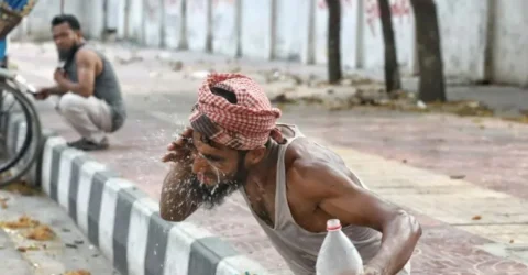 তীব্র গরমে সুস্থ থাকতে কী করবেন, কী করবেন না