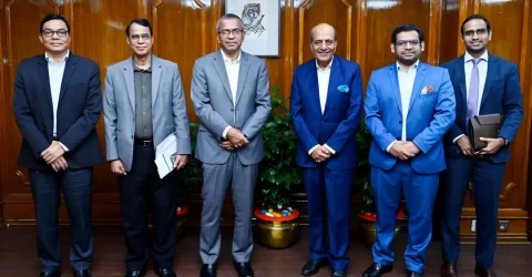 বাংলাদেশ থেকে পণ্য আমদানি বাড়াতে ভারতকে গভর্নরের আহ্বান