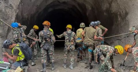 নেপালে টানেল থেকে উদ্ধার অভিযান ‘নজিরবিহীন’ চ্যালেঞ্জের সম্মুখীন