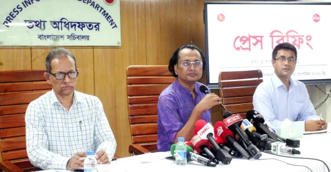 ভারতের গণমাধ্যমে হাসিনাকে এখনও কথা বলতে দেওয়া অপ্রত্যাশিত: তথ্য উপদেষ্টা