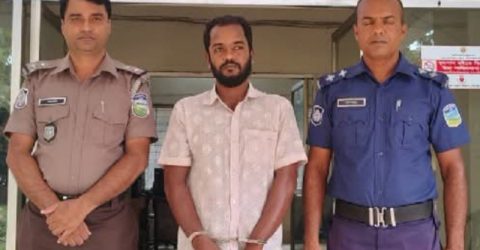 বটগাছ কাটাকে কেন্দ্র করে নারীকে মারধর-শ্লীলতাহানি, গ্রেপ্তার ১