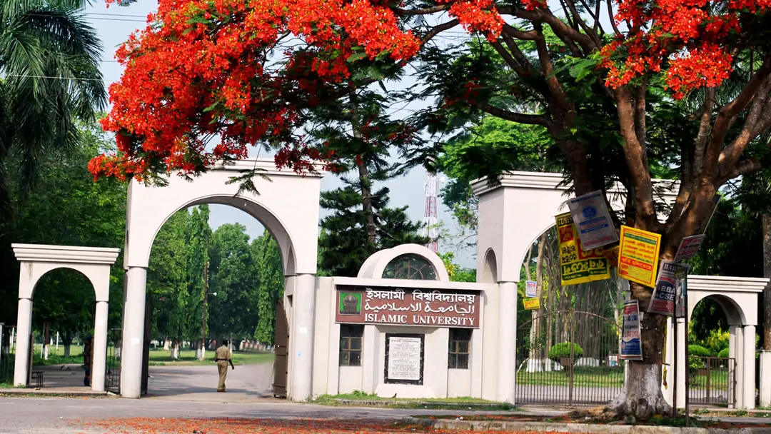 দুই গোলে এগিয়েও হার, লিগ কাপ থেকে বিদায় ম্যানইউর