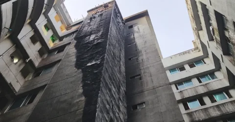 মমেক হাসপাতালে অগ্নিকাণ্ড : আগের কমিটি বাতিল, নতুন তদন্ত কমিটি গঠন