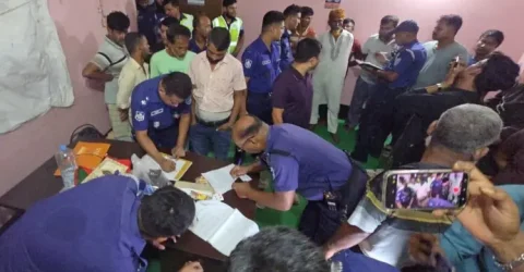 নারায়ণগঞ্জে জুয়ার আসরে পুলিশের অভিযান, আটক ২৮