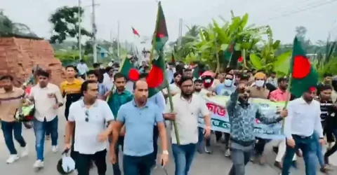 দিনের আলোতে নিষিদ্ধ ঘোষিত ছাত্রলীগের মিছিল, জানে না পুলিশ