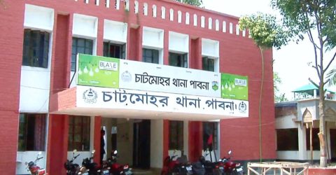 চাটমোহরে ট্রলির ধাক্কায় অটোভ্যান চালক নিহত, আহত ১